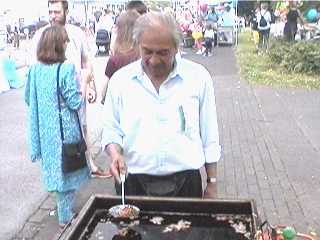 Strassenfest 2001 / die Köche bei der Arbeit